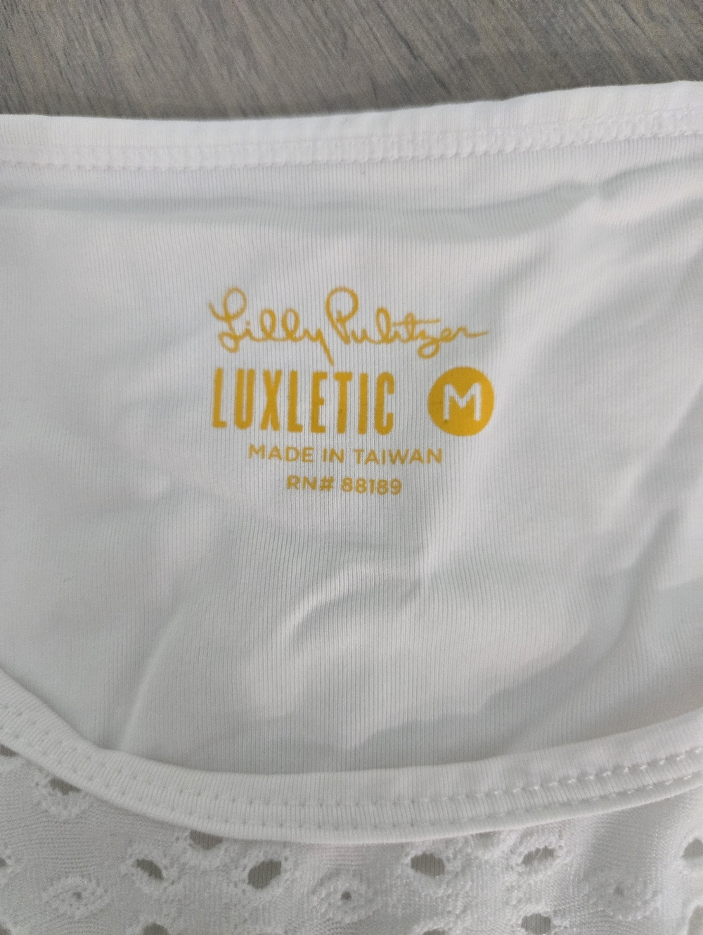 Lilly Pulitzer Luxletic Eyelet Shelf Bra Tank Medium - Picture 6 of 9